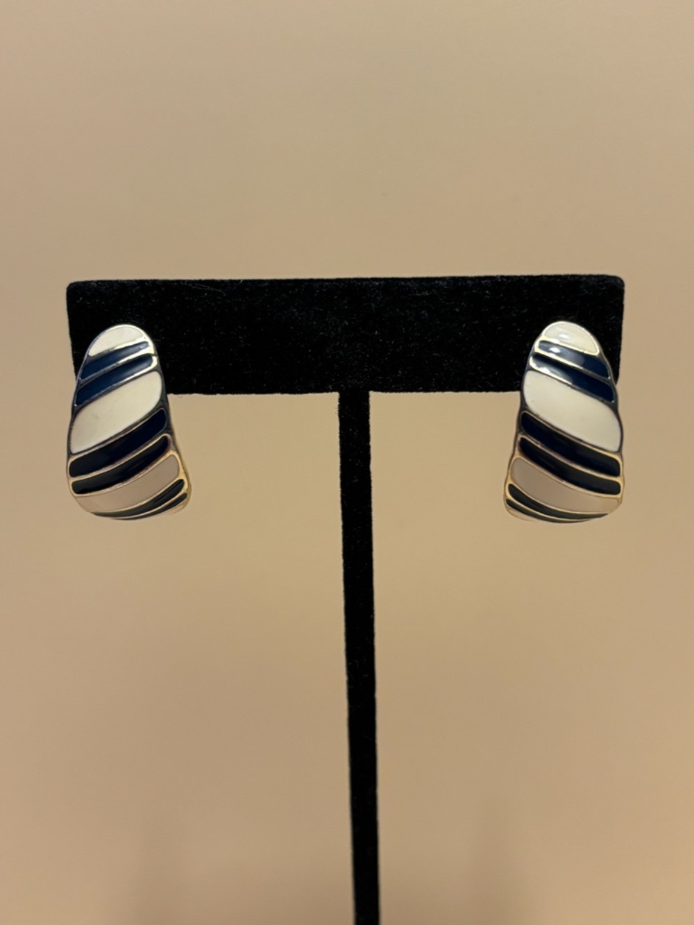 Trifari GT Navy & Cream Enamel Striped Earrings 1”